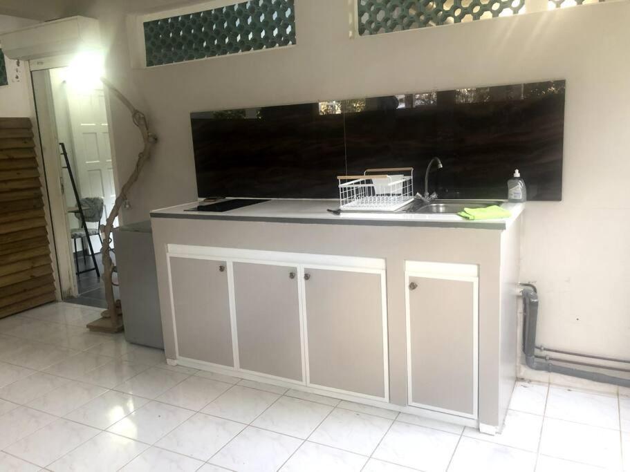 Studio Cosy Avec Piscine Saint-Joseph ภายนอก รูปภาพ